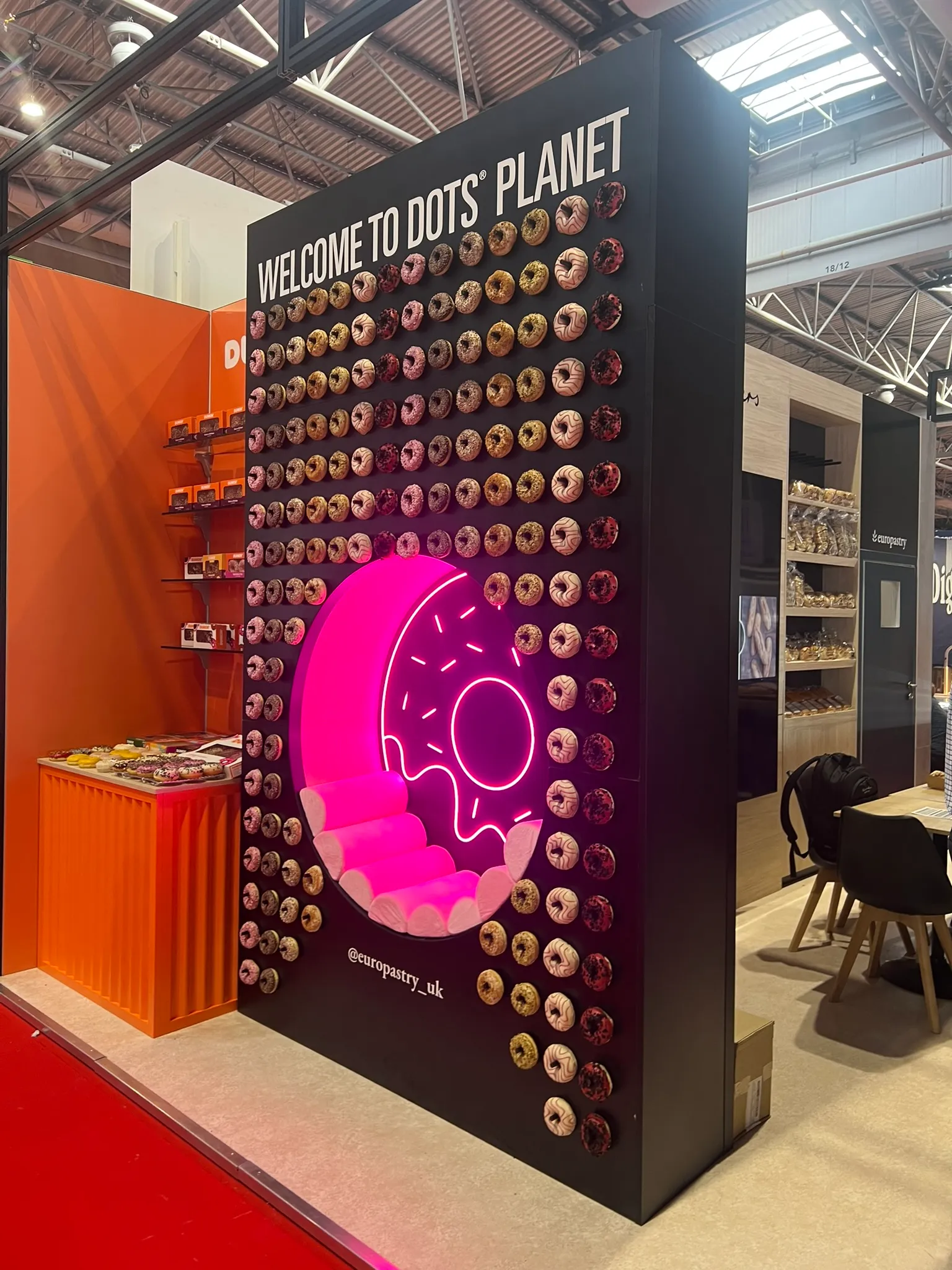 Dots donuts instagram feature wall with neon lighting